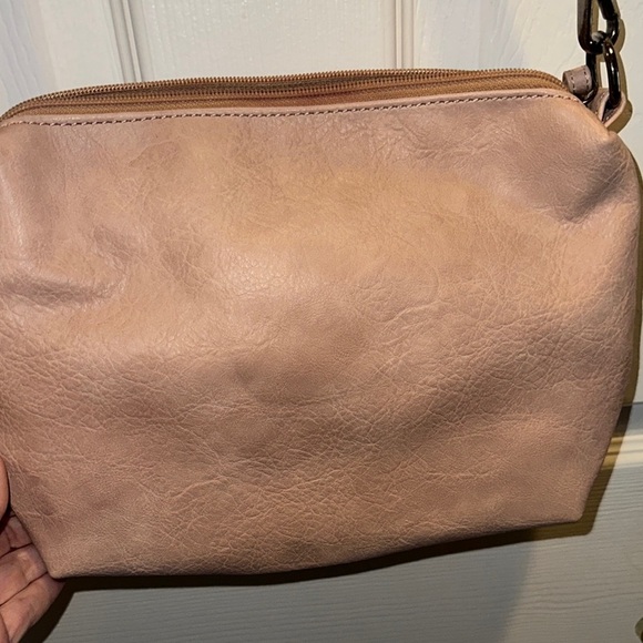 Elegant Tan Shoulder Bag - Picture 2 of 3